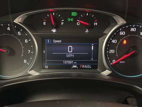 Used 2020 Chevrolet Equinox LT w/ Driver Convenience Package FWD image 4
