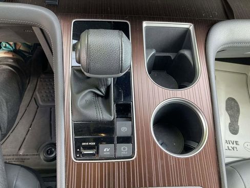 Used 2023 Toyota Sienna XLE image 15