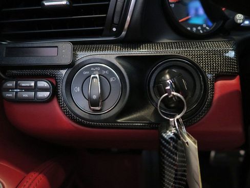 Used 2015 Porsche 911 Turbo S image 32