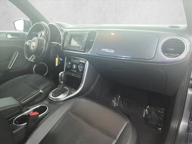 Used 2017 Volkswagen Beetle 1.8T S FWD image 25