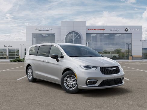 Used 2026 Chrysler Pacifica Select FWD image 31