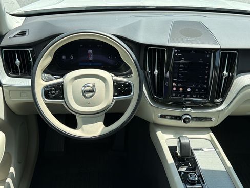 Certified 2025 Volvo XC60 B5 Plus w/ Protection Package Premier AWD/4WD image 28