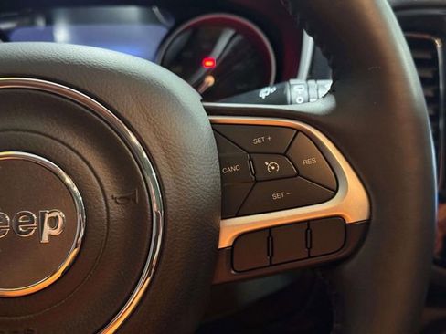 Used 2018 Jeep Compass Latitude w/ Popular Equipment Group image 16