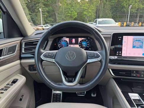 Used 2024 Volkswagen Atlas SEL Premium R-Line AWD/4WD image 24