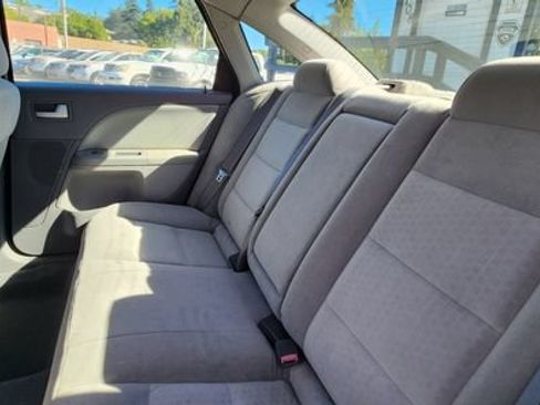 Used 2007 Ford Five Hundred SEL FWD image 10