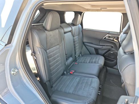 New 2025 Mitsubishi Outlander SE AWD/4WD image 31