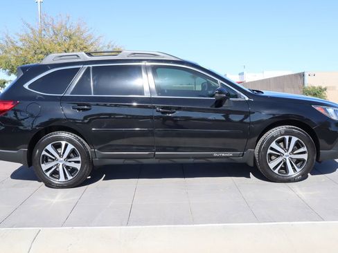 Used 2018 Subaru Outback 3.6R Limited image 4