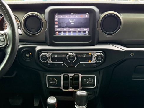 Used 2018 Jeep Wrangler Unlimited Sport S AWD/4WD image 27