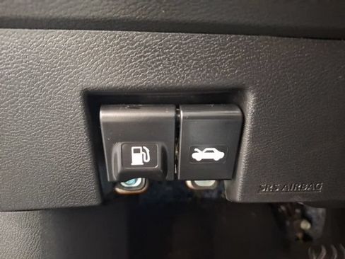 Used 2024 Nissan Kicks SR FWD image 17