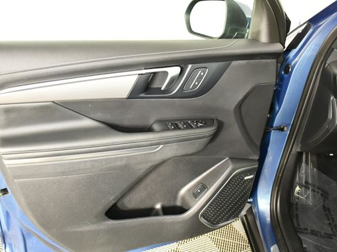 Used 2025 Buick Enclave Preferred image 35