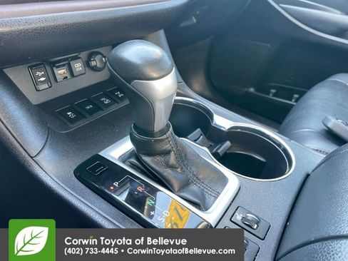 Used 2019 Toyota Highlander XLE AWD/4WD image 15