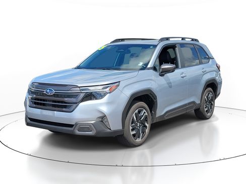 Certified 2025 Subaru Forester Limited AWD/4WD image 3