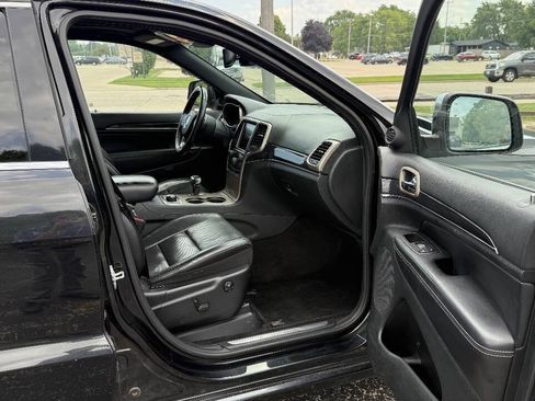 Used 2014 Jeep Grand Cherokee Overland AWD/4WD image 12