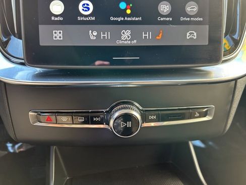 Used 2025 Volvo XC90 B6 Plus image 25