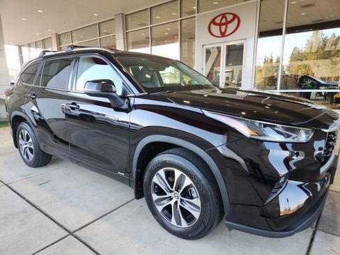 Certified 2021 Toyota Highlander XLE image 4