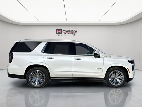 Used 2025 Chevrolet Tahoe High Country image 2