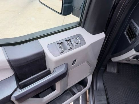 Used 2018 Ford F150 XL w/ Equipment Group 101A Mid AWD/4WD image 16
