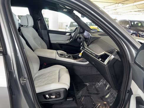 New 2026 BMW X7 xDrive40i w/ M Sport Package image 9