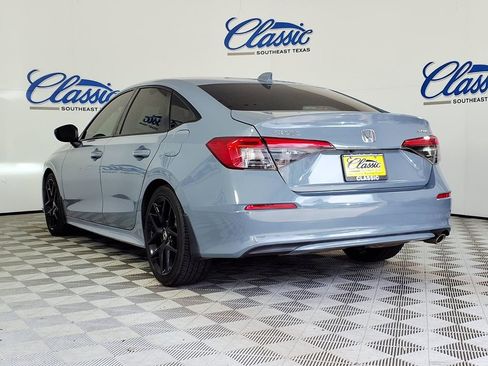 Used 2023 Honda Civic Sport image 2
