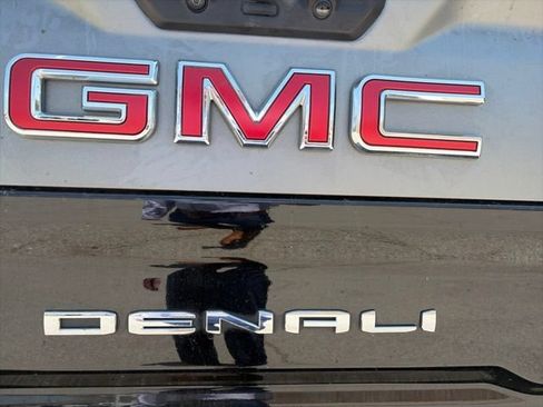 Used 2024 GMC Sierra 3500 Denali w/ Denali Reserve Package AWD/4WD image 6