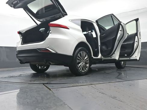 Certified 2021 Toyota Venza XLE image 55