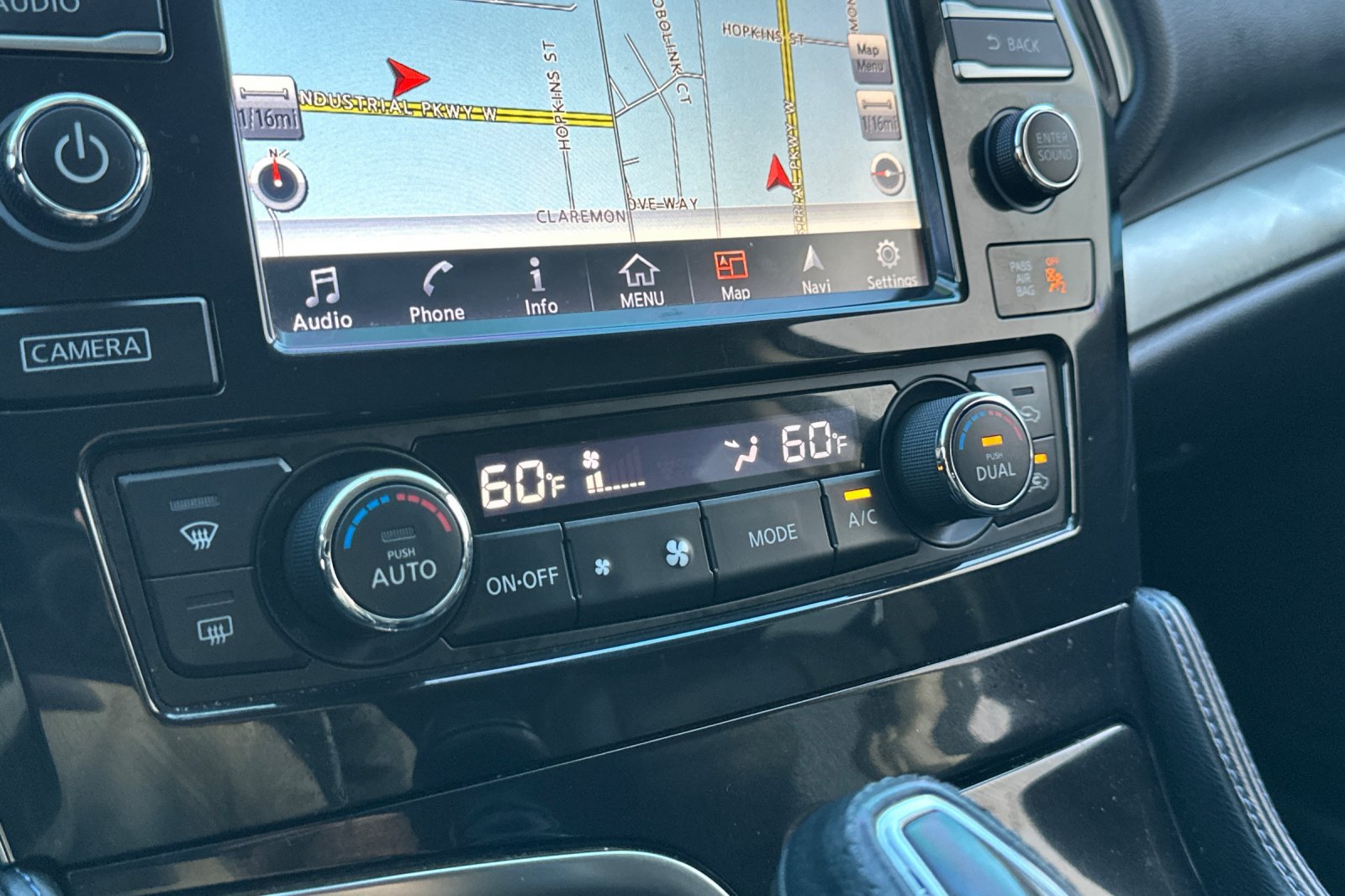 Used 2018 Nissan Maxima SR w/ Interior Lighting Package FWD image 27