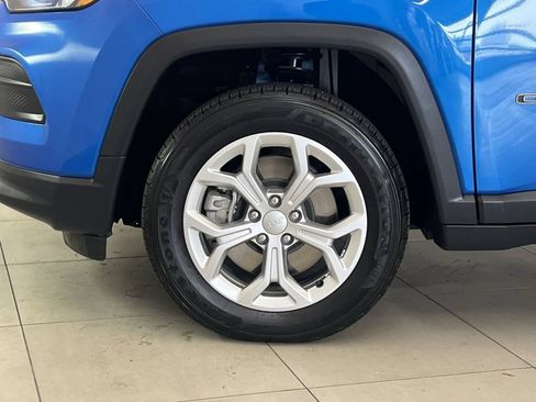 Used 2024 Jeep Compass Sport AWD/4WD image 11