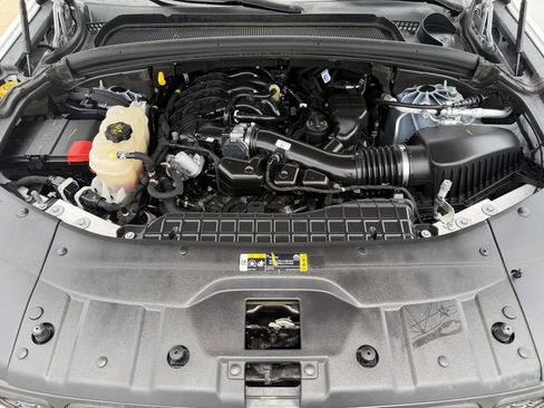 Used 2025 Jeep Grand Cherokee Altitude AWD/4WD image 31
