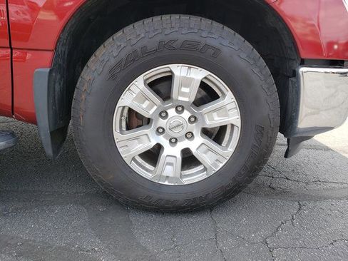 Used 2017 Nissan Titan SV AWD/4WD image 9