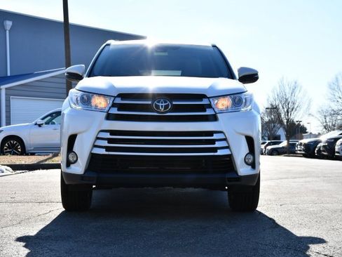 Used 2018 Toyota Highlander XLE image 2