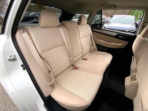 Used 2019 Subaru Outback 2.5i Premium image 20