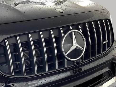 Used 2025 Mercedes-Benz GLB 35 AMG 4MATIC image 31