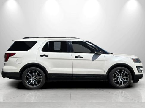 Used 2017 Ford Explorer Sport w/ Equipment Group 401A AWD/4WD image 8