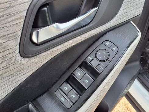 Used 2023 Nissan Rogue SV image 15