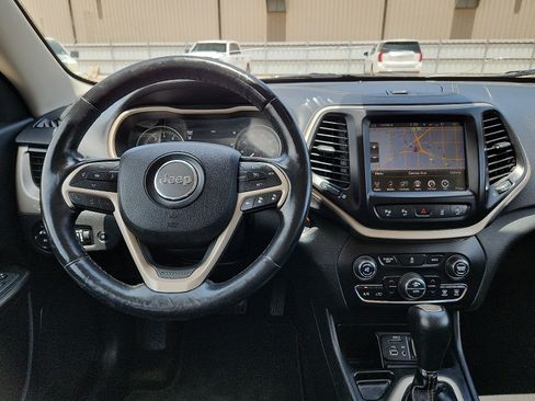 Used 2014 Jeep Cherokee Limited w/ Technology Group FWD image 11