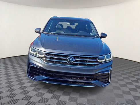 Used 2024 Volkswagen Tiguan SEL R-Line image 3