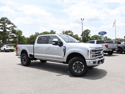 Used 2024 Ford F250 Platinum w/ Tremor Off-Road Package AWD/4WD image 2