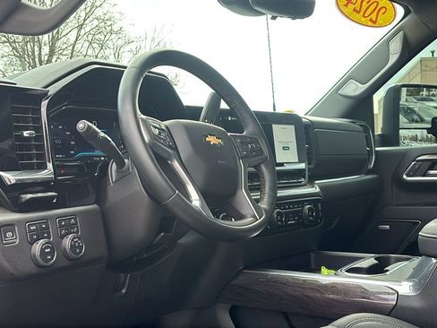 Used 2024 Chevrolet Silverado 3500 LTZ w/ LTZ Plus Package image 27