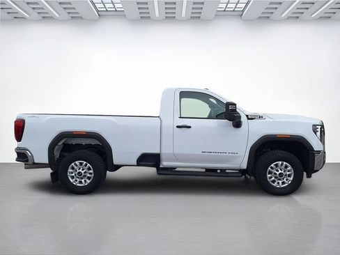 Used 2024 GMC Sierra 2500 Pro AWD/4WD image 3