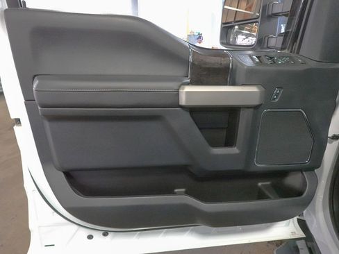 Used 2022 Ford F250 Lariat image 17