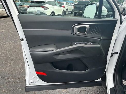 New 2025 Kia Sorento S image 13