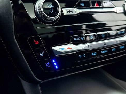 Used 2023 Ford Explorer Platinum w/ Technology Package image 29