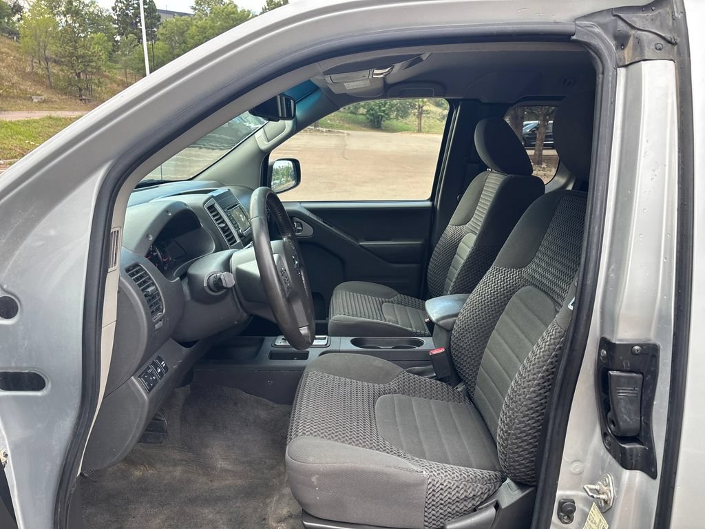 Used 2018 Nissan Frontier SV w/ Value Truck Package AWD/4WD image 10