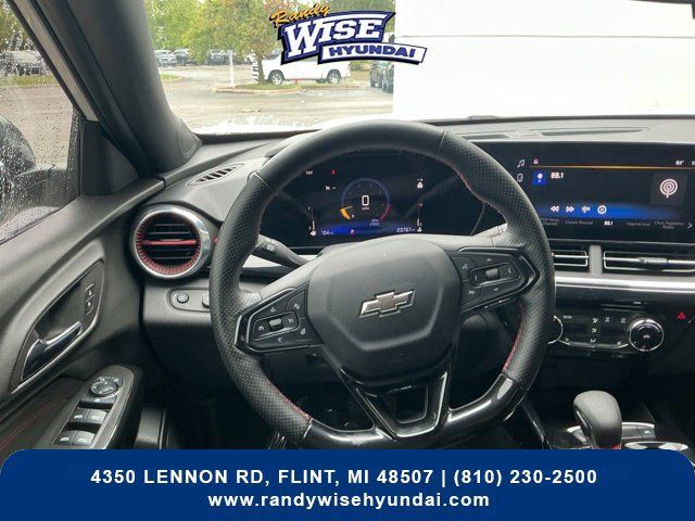 Used 2024 Chevrolet Trax RS FWD image 19