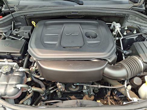 Used 2021 Jeep Grand Cherokee Laredo AWD/4WD image 26