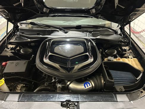 Used 2018 Dodge Challenger R/T Plus image 33