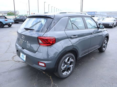 New 2026 Hyundai Venue SEL FWD image 18