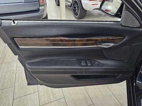 Used 2014 BMW 750Li image 41