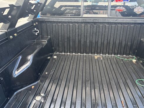 Used 2016 Toyota Tacoma TRD Sport w/ Premium & Technology Package image 7