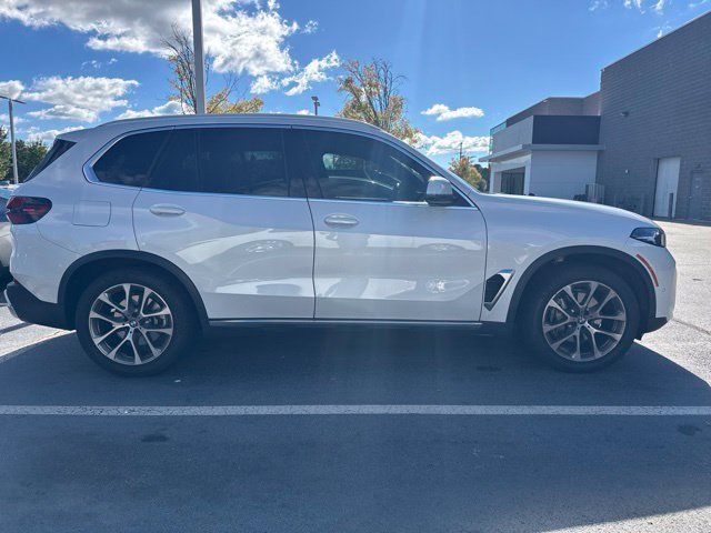 Used 2024 BMW X5 sDrive40i w/ Parking Assistance Package RWD image 5